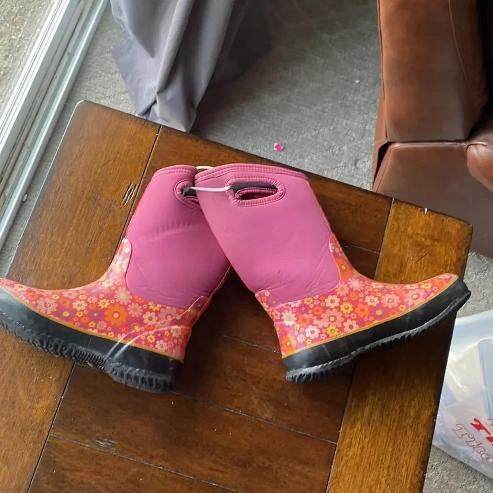 Bogs classic Daisy Love Me pink snow rain boot 30 spring girly  youth size 5